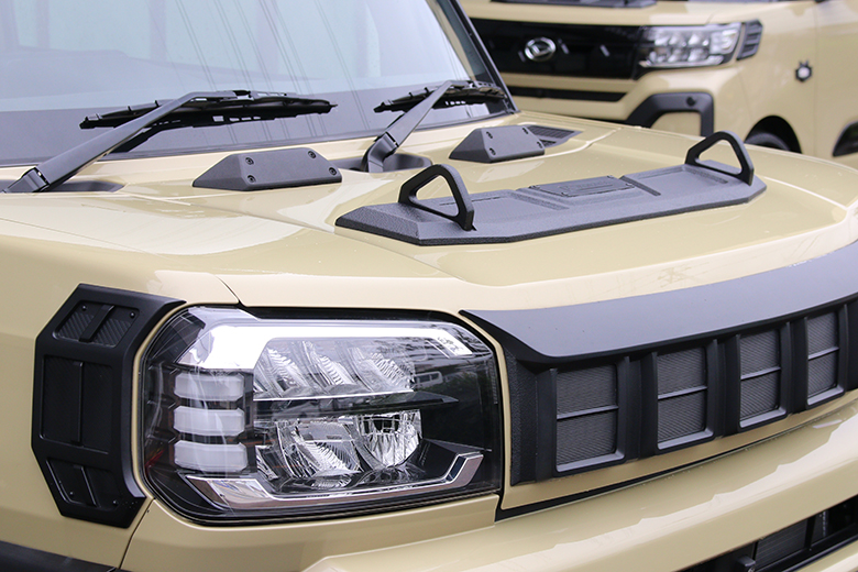 ボンネットカスタムガーニッシュ